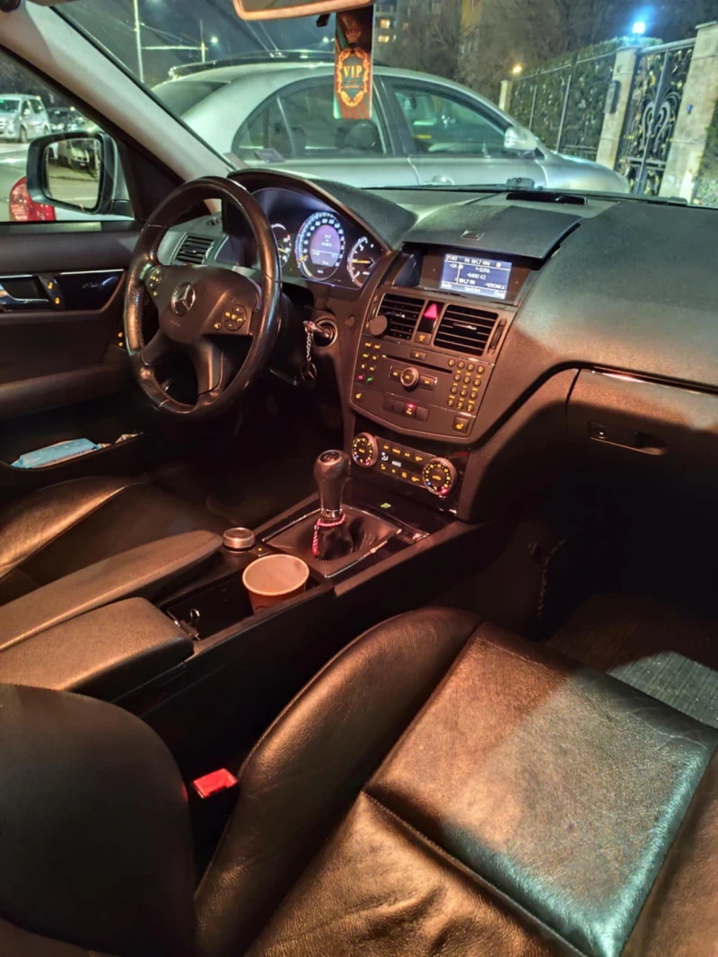 Mercedes-Benz C 200, снимка 9 - Автомобили и джипове - 52910947