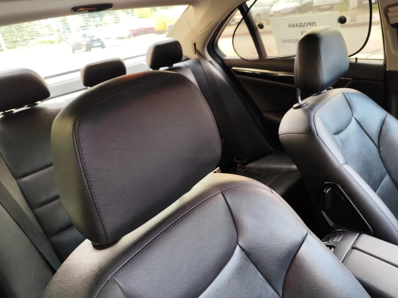 Mercedes-Benz C 200, снимка 4 - Автомобили и джипове - 52910947
