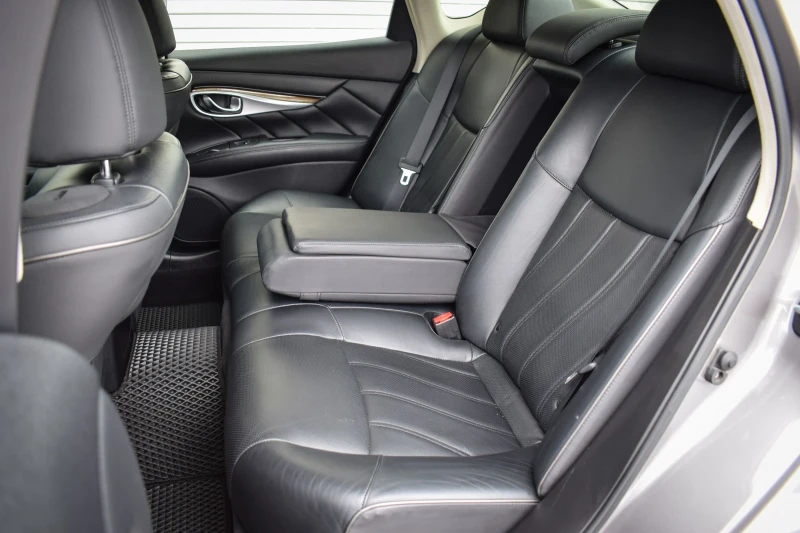 Infiniti M 30d 88000km, снимка 12 - Автомобили и джипове - 53566723