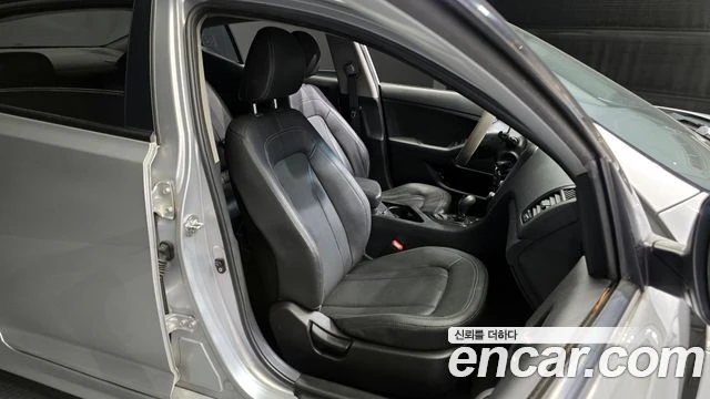 Kia K5, снимка 12 - Автомобили и джипове - 56089308