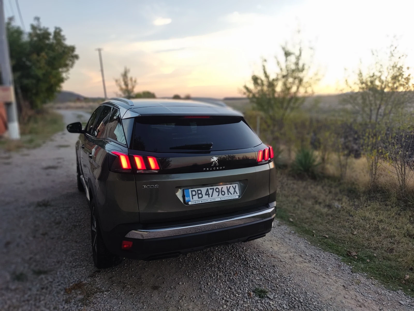 Peugeot 3008  ALLURE 1.5 e-HDi 130 EAT8 EURO 6.2 - изображение 10