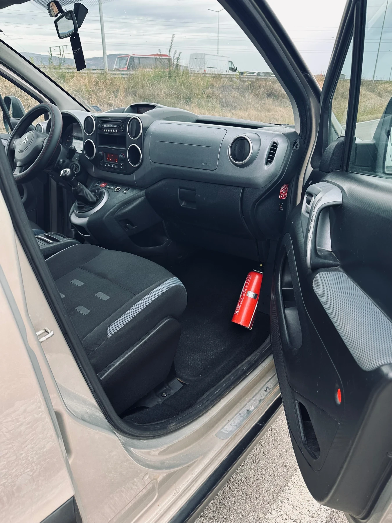 Citroen Berlingo XTR 1.6HDi PANO - изображение 10