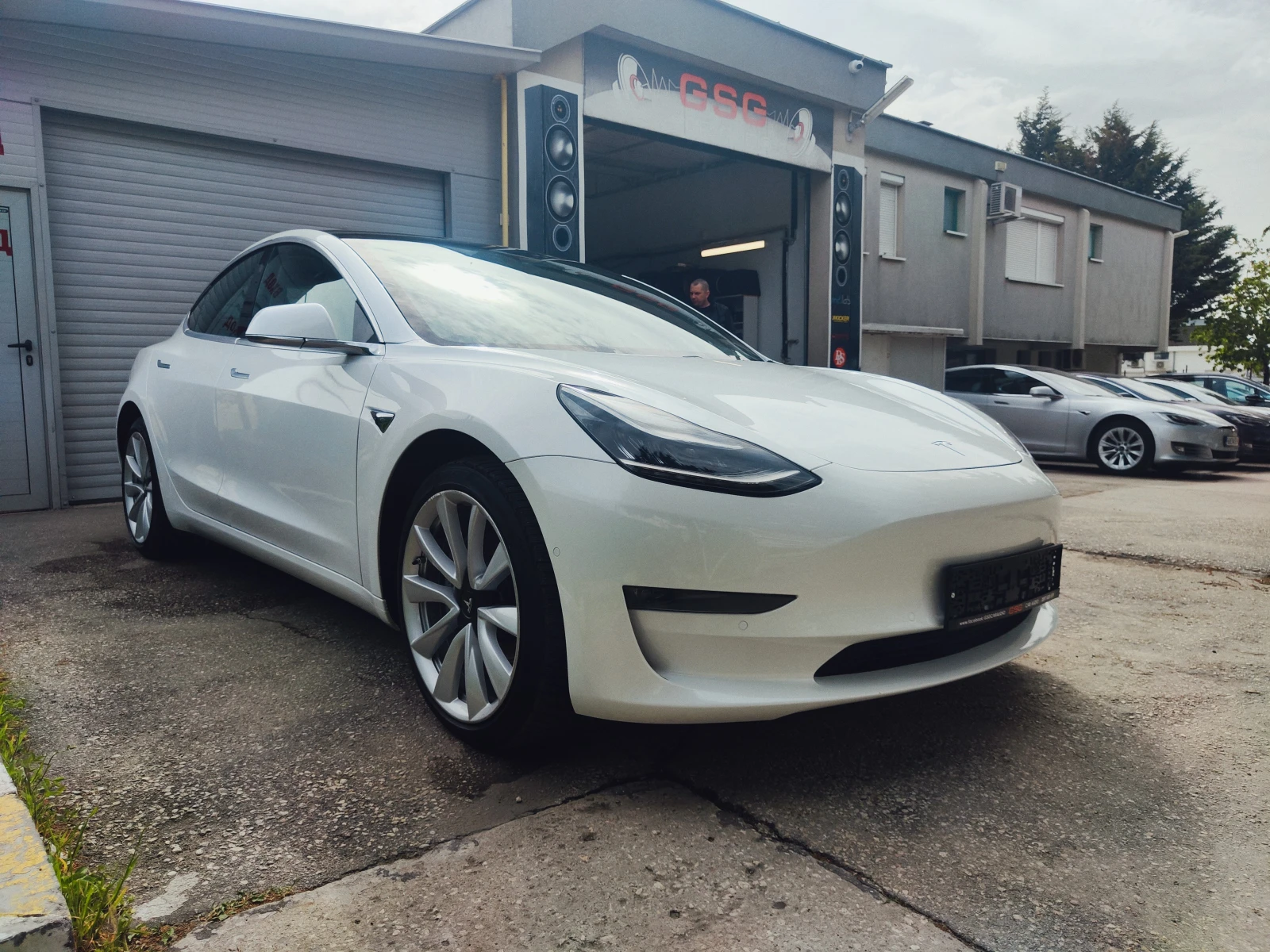 Tesla Model 3 Long Range AWD  - изображение 5