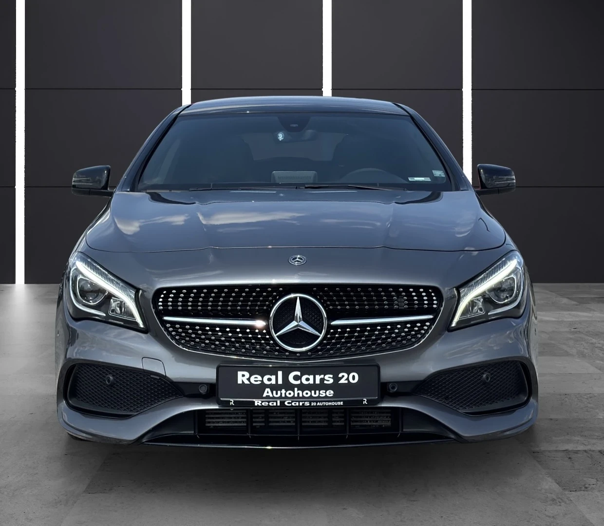 Mercedes-Benz CLA 250 4M* AMG* CARPLAY* PANO* KEYLESS* CAMERA* 18" - изображение 2