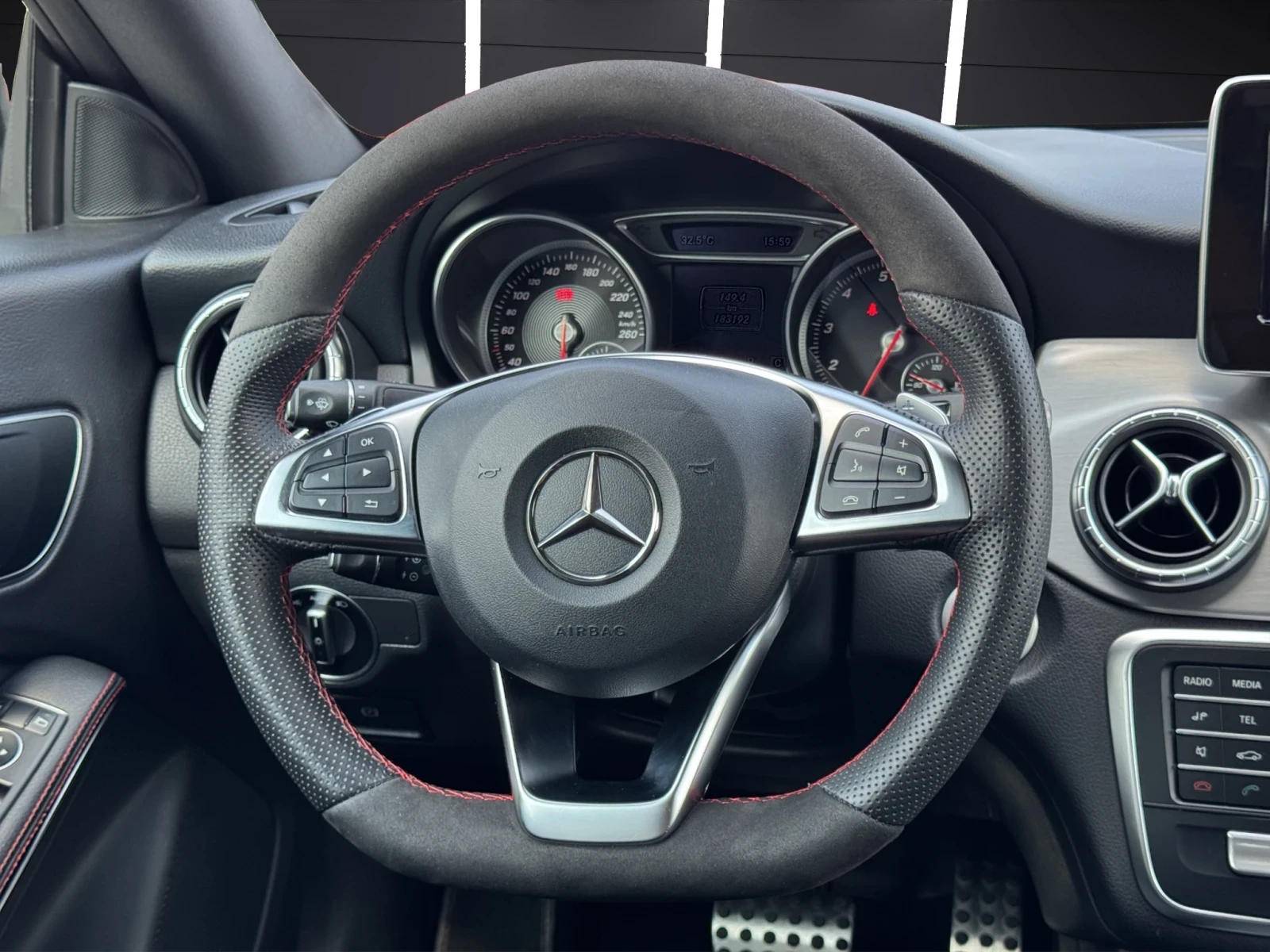 Mercedes-Benz CLA 250 4M* AMG* CARPLAY* PANO* KEYLESS* CAMERA* 18" - изображение 8