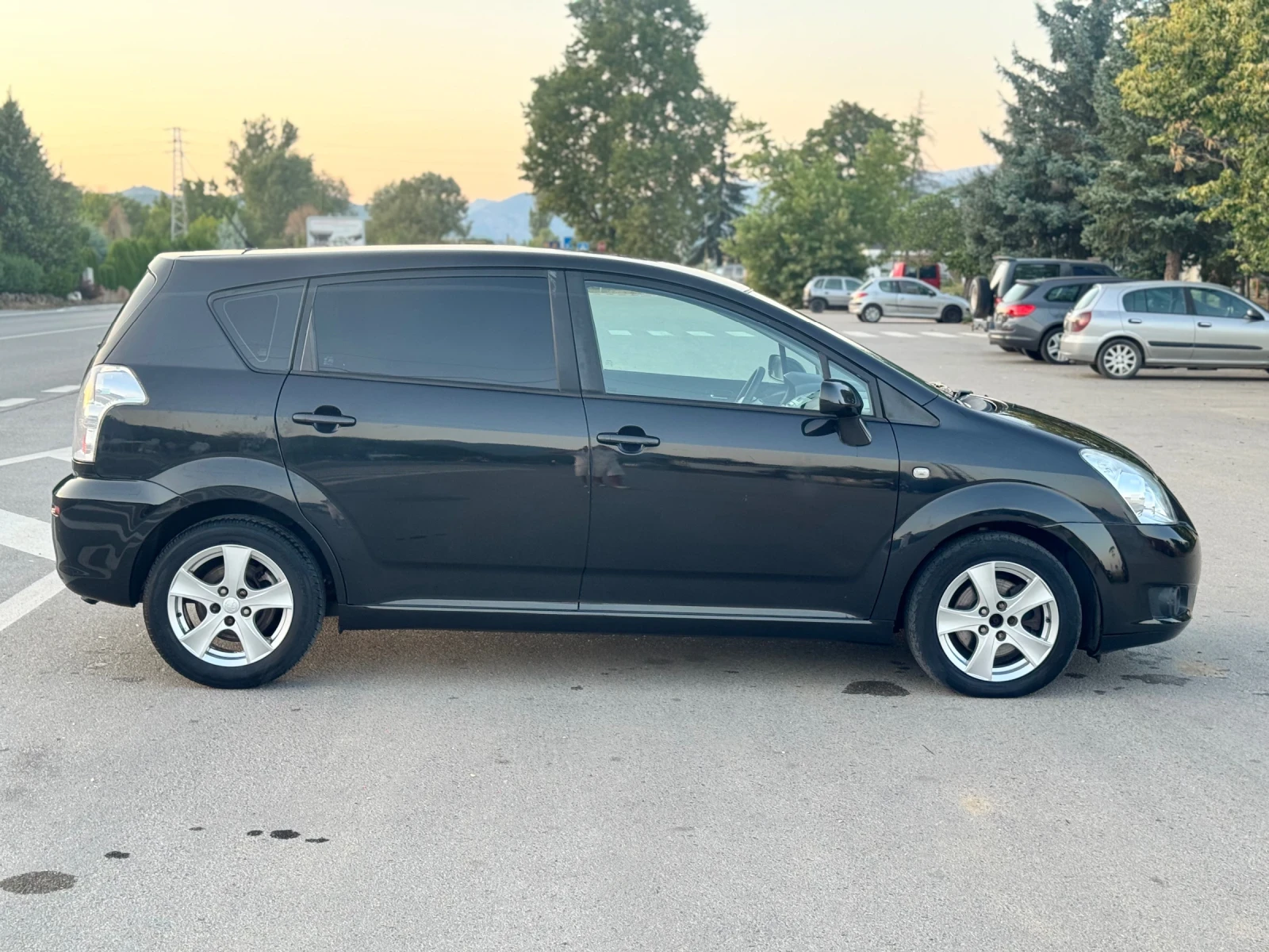 Toyota Corolla verso d4d  169 хил км  - изображение 4