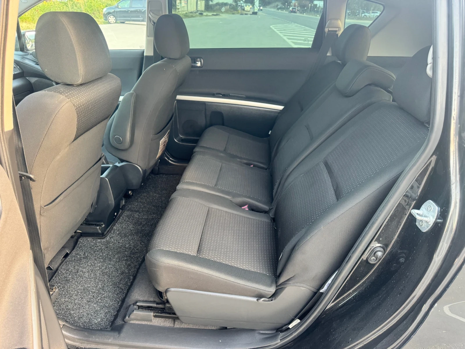 Toyota Corolla verso d4d  169 хил км  - изображение 9