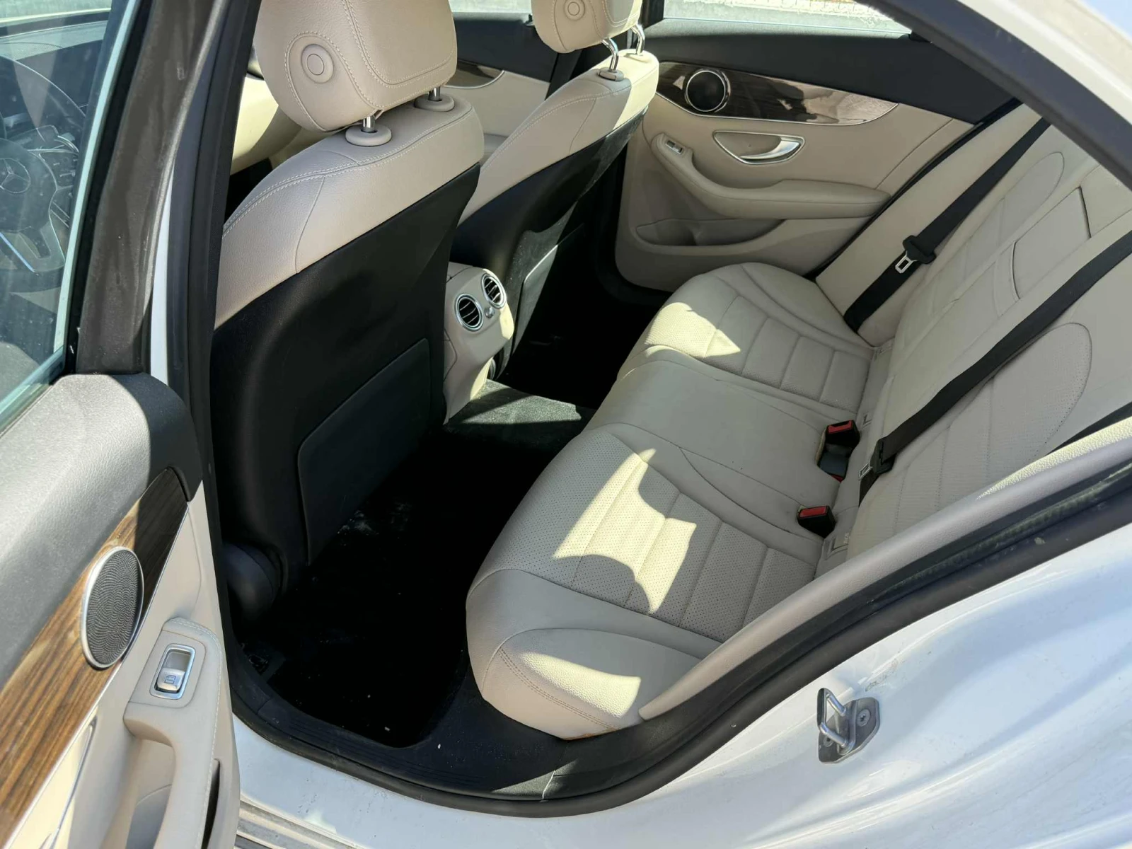 Mercedes-Benz C 300  - изображение 5