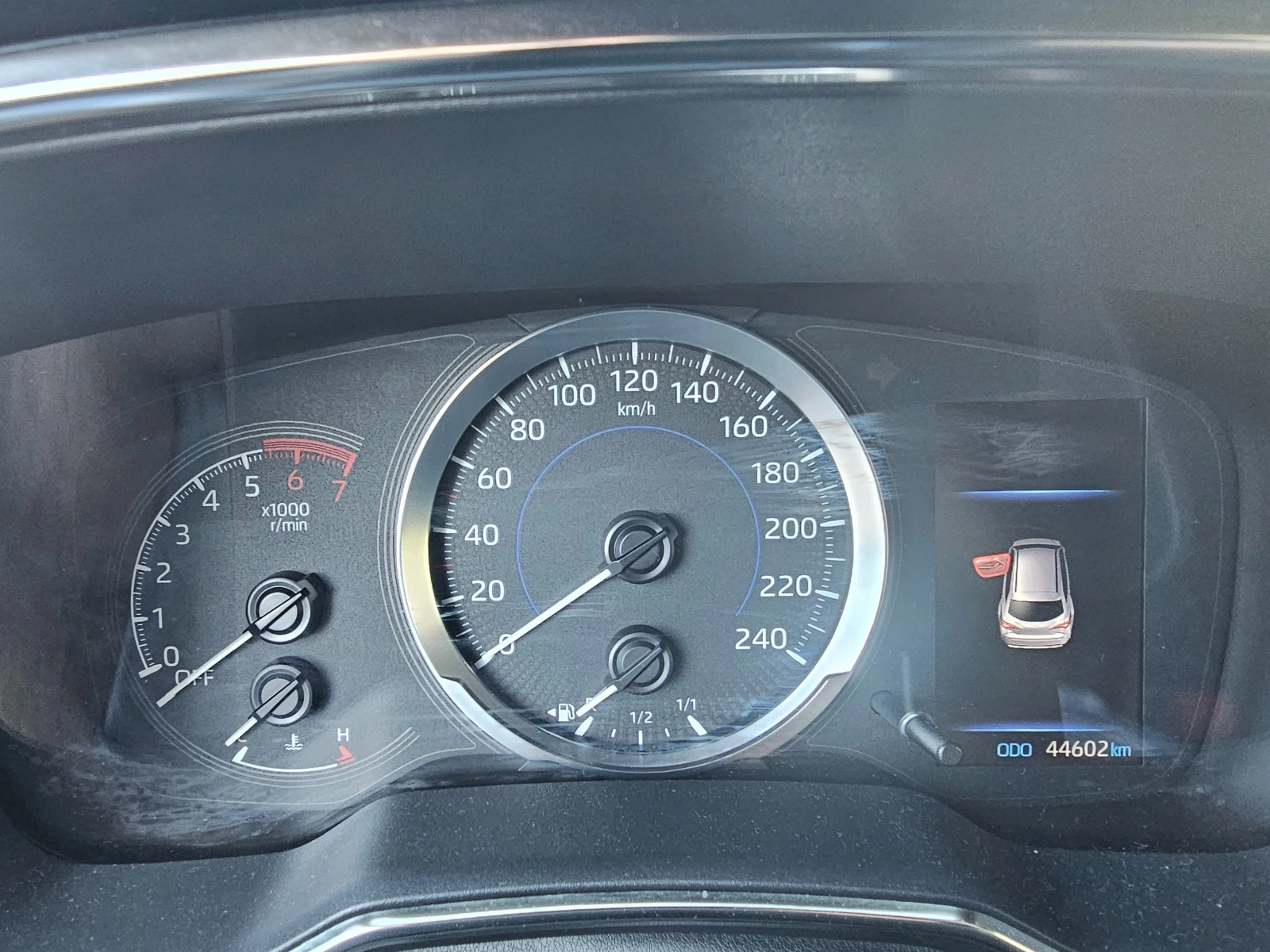 Toyota Corolla 1.8 Hybrid - изображение 6
