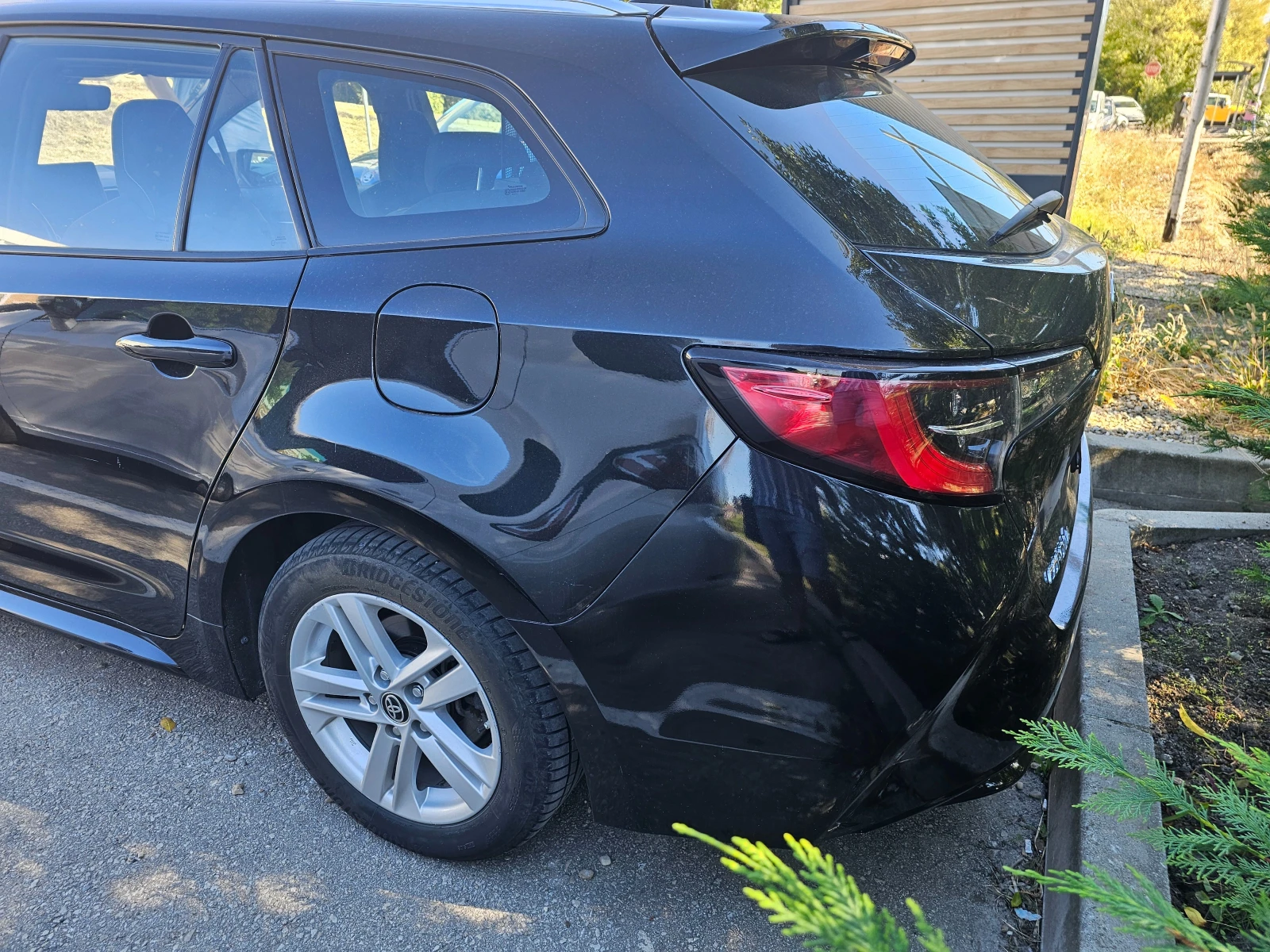 Toyota Corolla 1.8 Hybrid - изображение 4