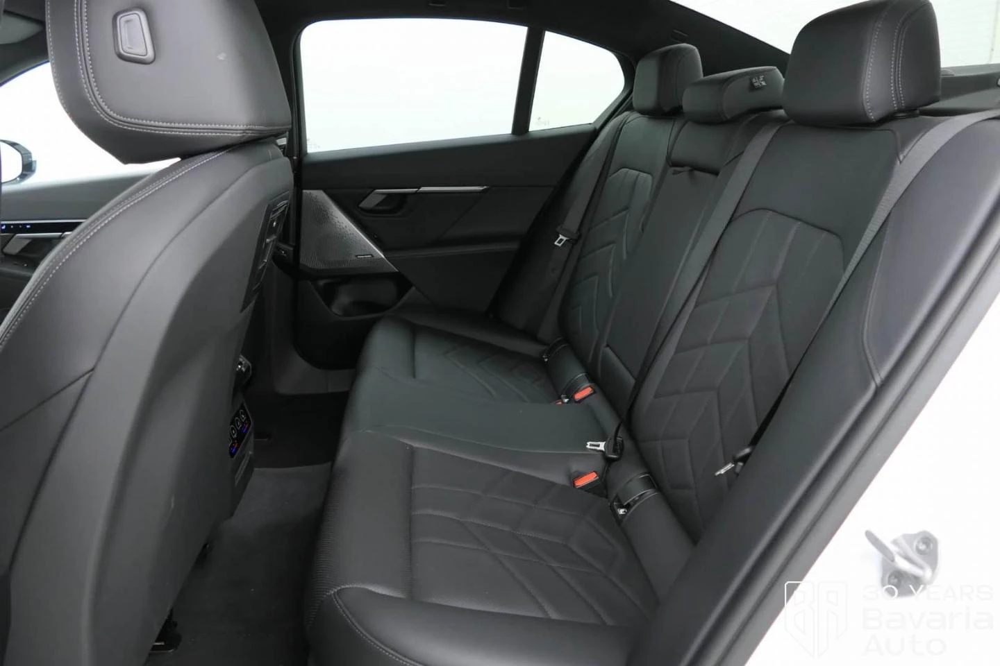 BMW 520 i M Sport Paket Steptronic - изображение 8