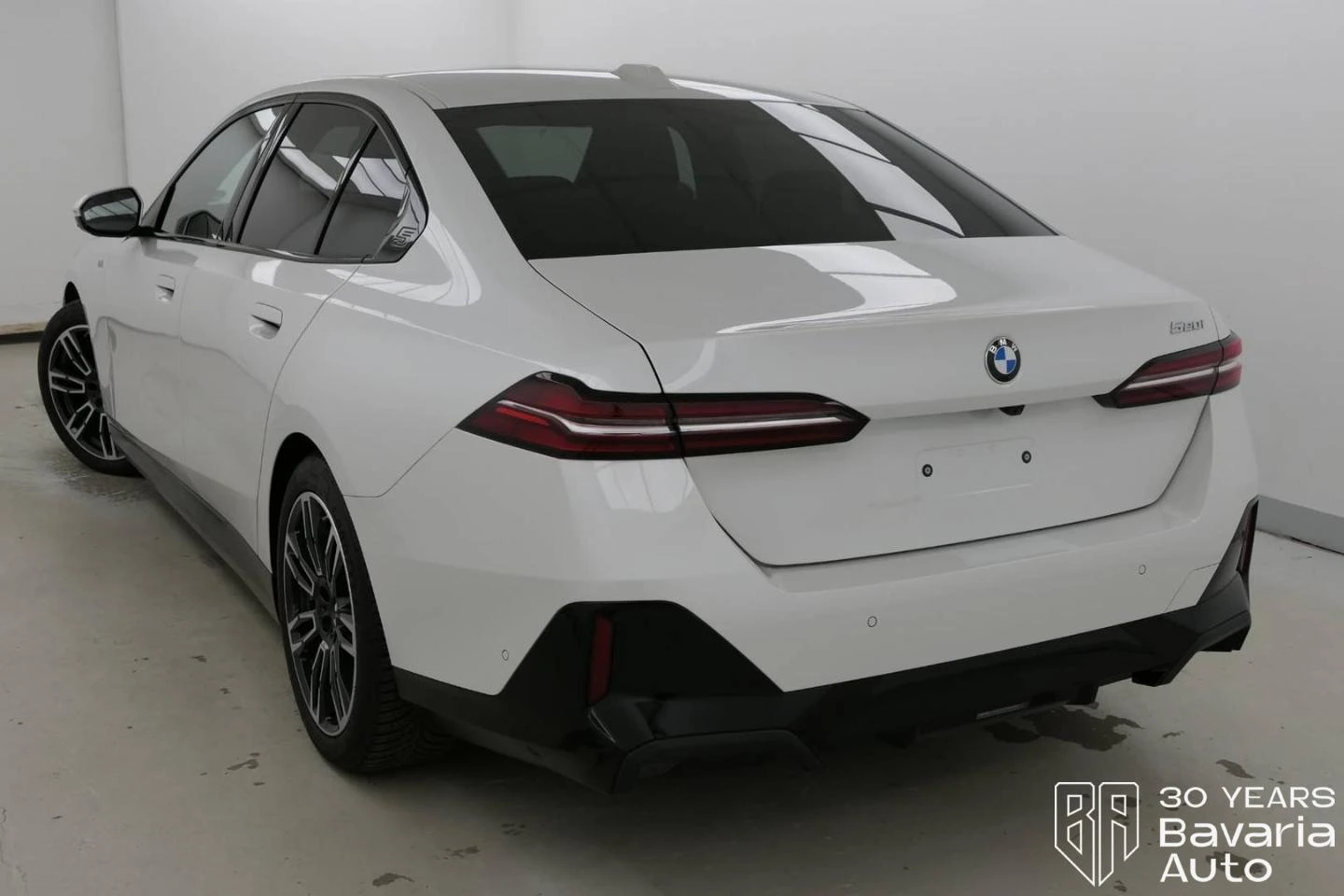 BMW 520 i M Sport Paket Steptronic - изображение 2