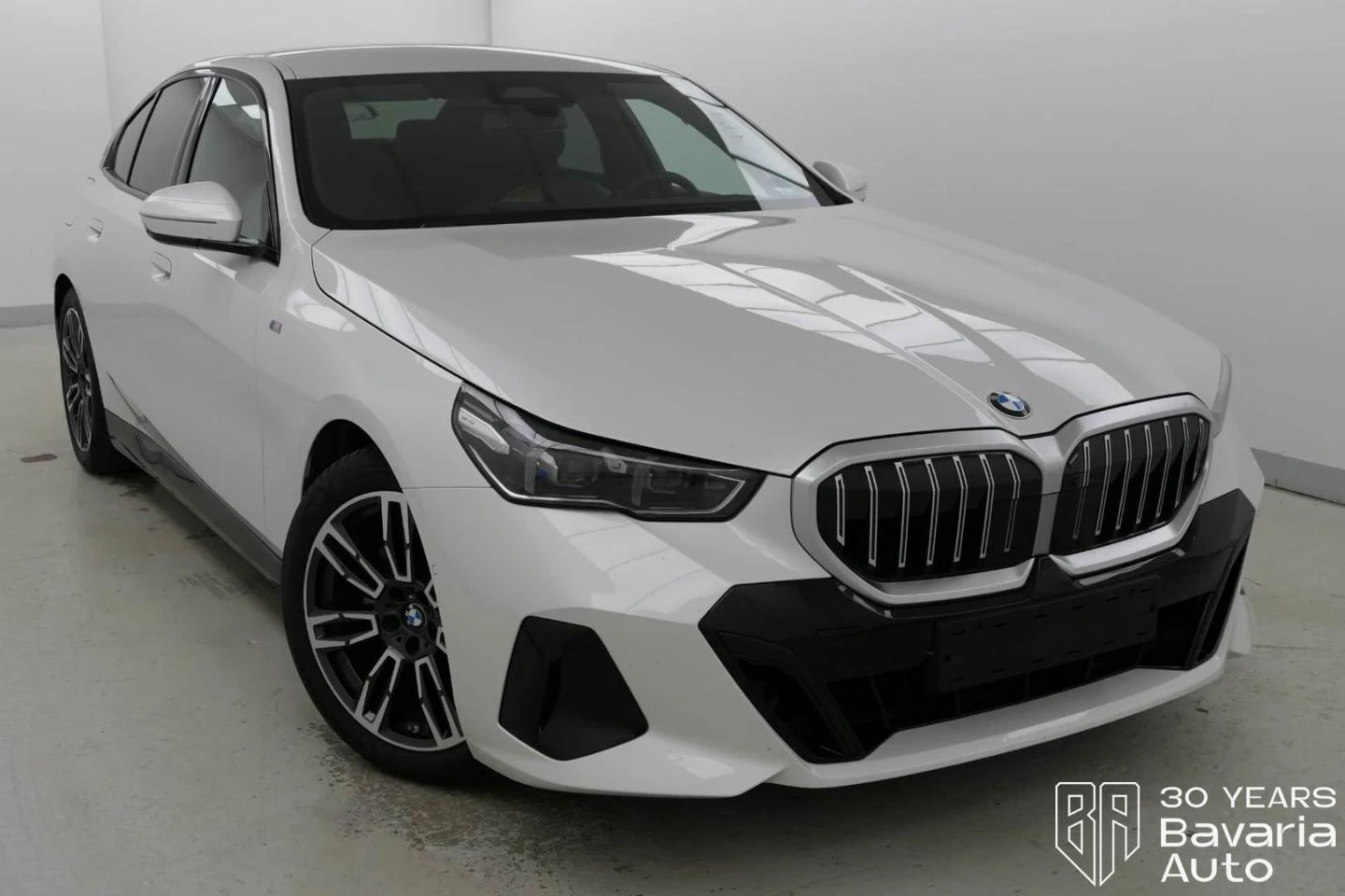BMW 520 i M Sport Paket Steptronic - изображение 4