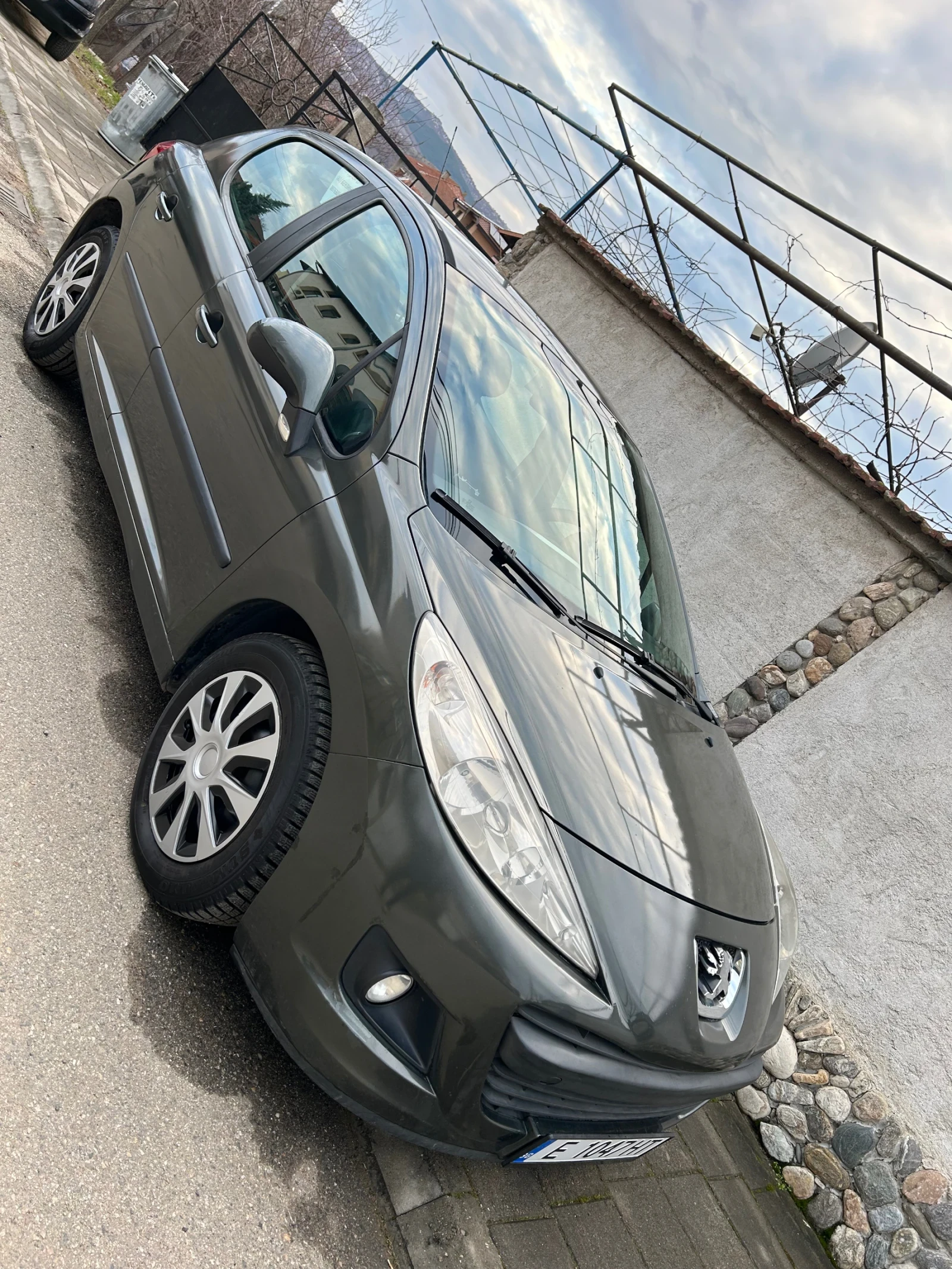 Peugeot 207 1.4 ГАЗ/Регистриран, снимка 11 - Автомобили и джипове - 52916544