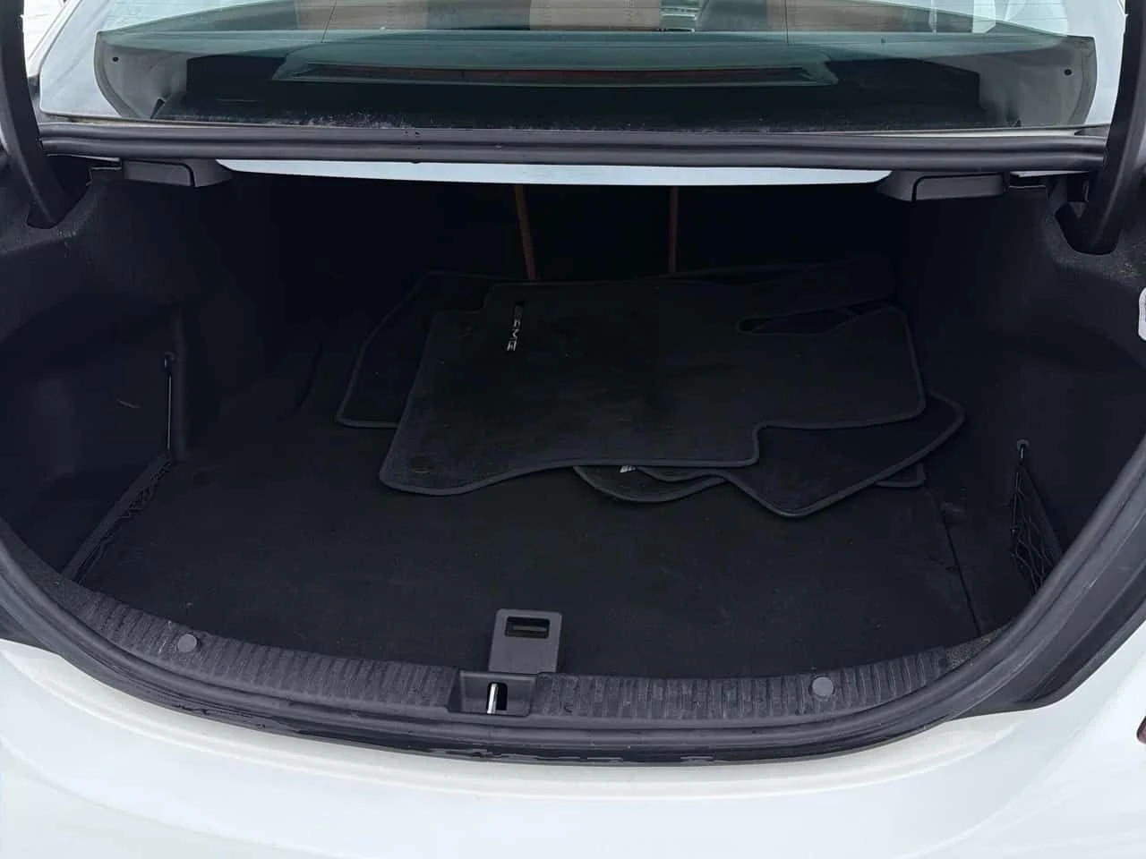 Mercedes-Benz C 300 4MATIC* DISTRONIC* 360КАМЕРИ* ПОДГРЕВИ* , снимка 13 - Автомобили и джипове - 53760495