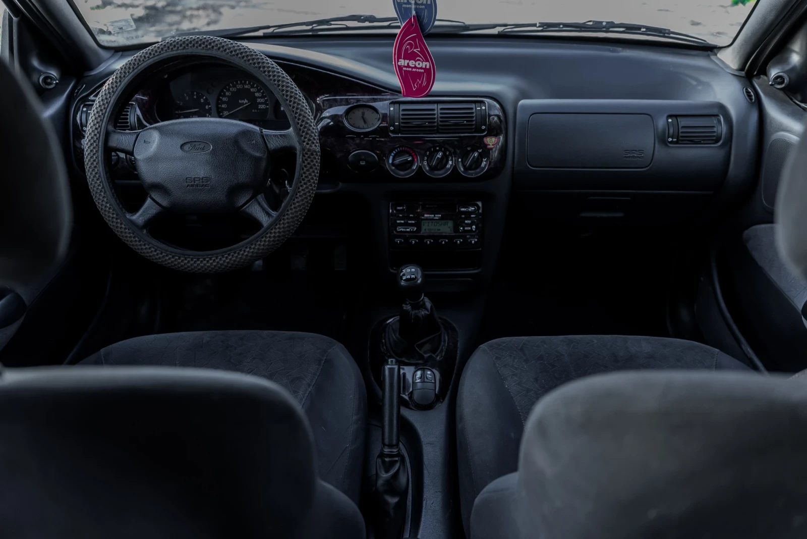 Ford Escort 1.8TD, снимка 9 - Автомобили и джипове - 53771439