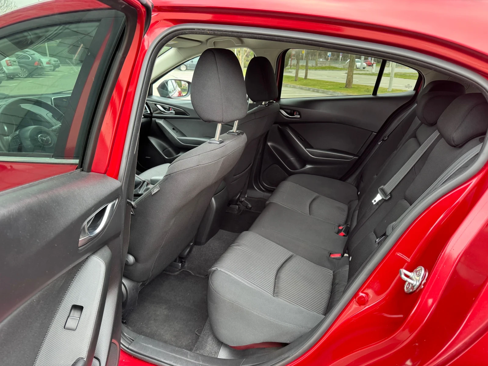 Mazda 3, снимка 10 - Автомобили и джипове - 54033885