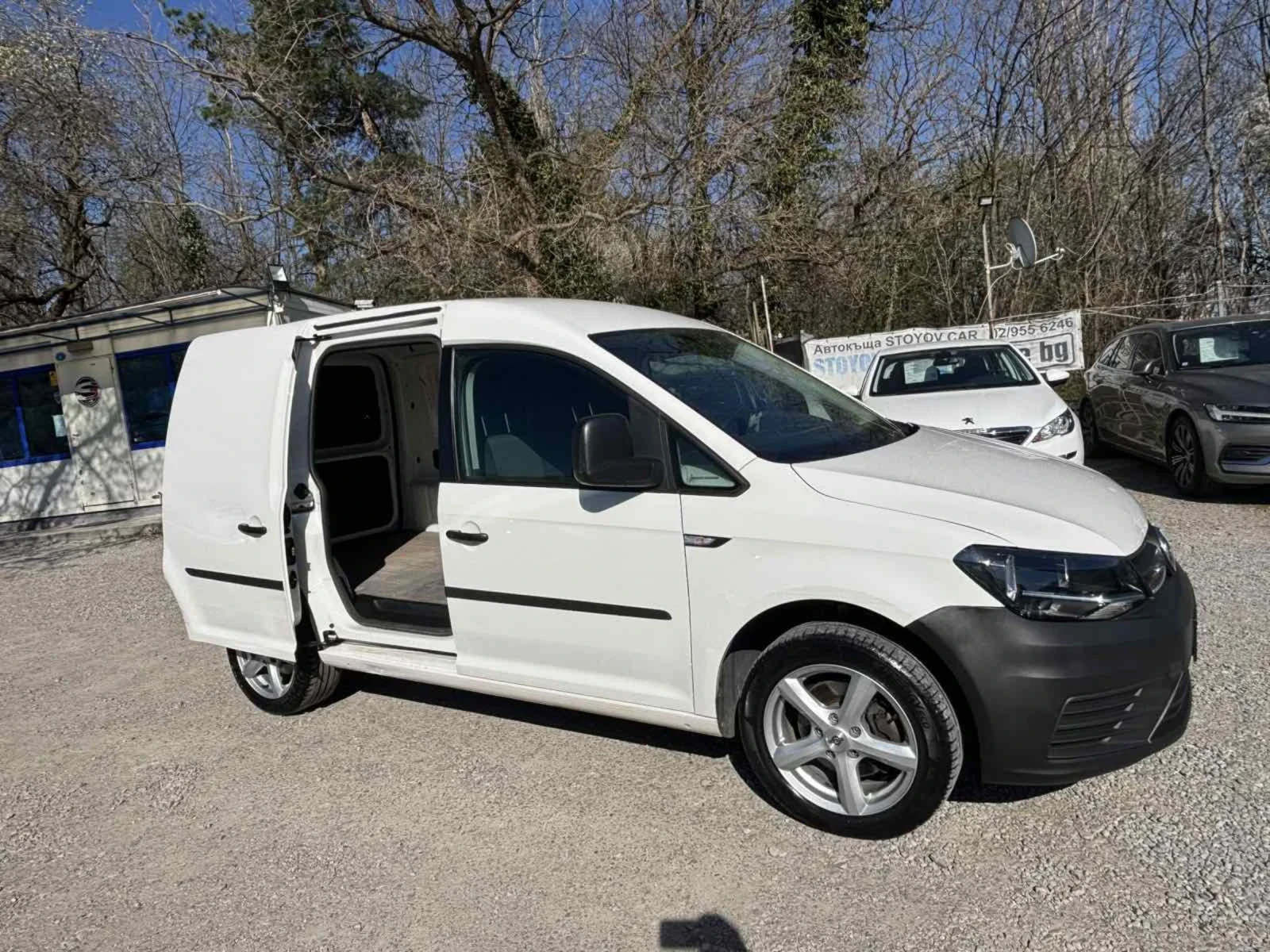 VW Caddy 2.0TDI, снимка 5 - Автомобили и джипове - 54139381