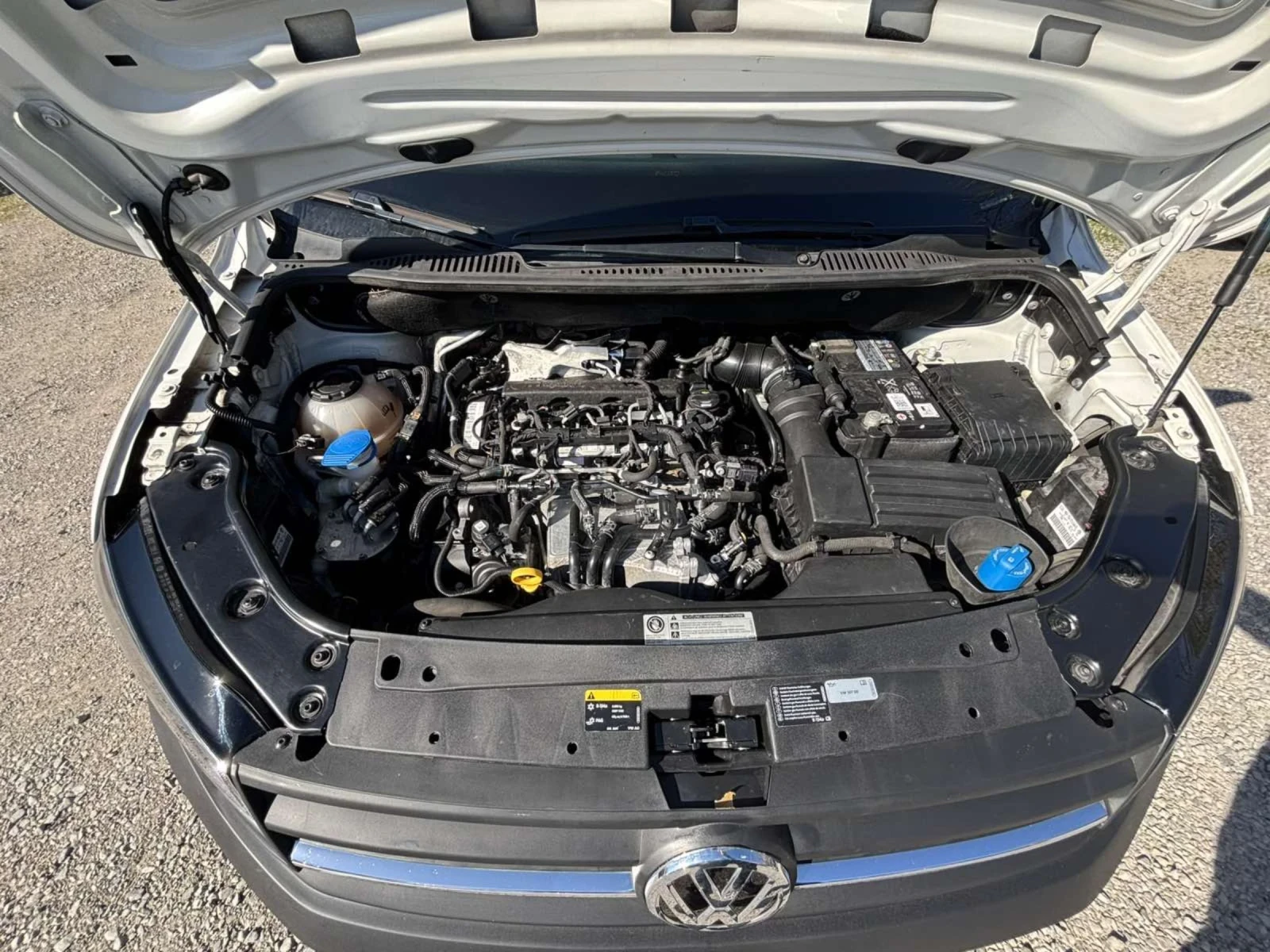 VW Caddy 2.0TDI, снимка 9 - Автомобили и джипове - 54139381