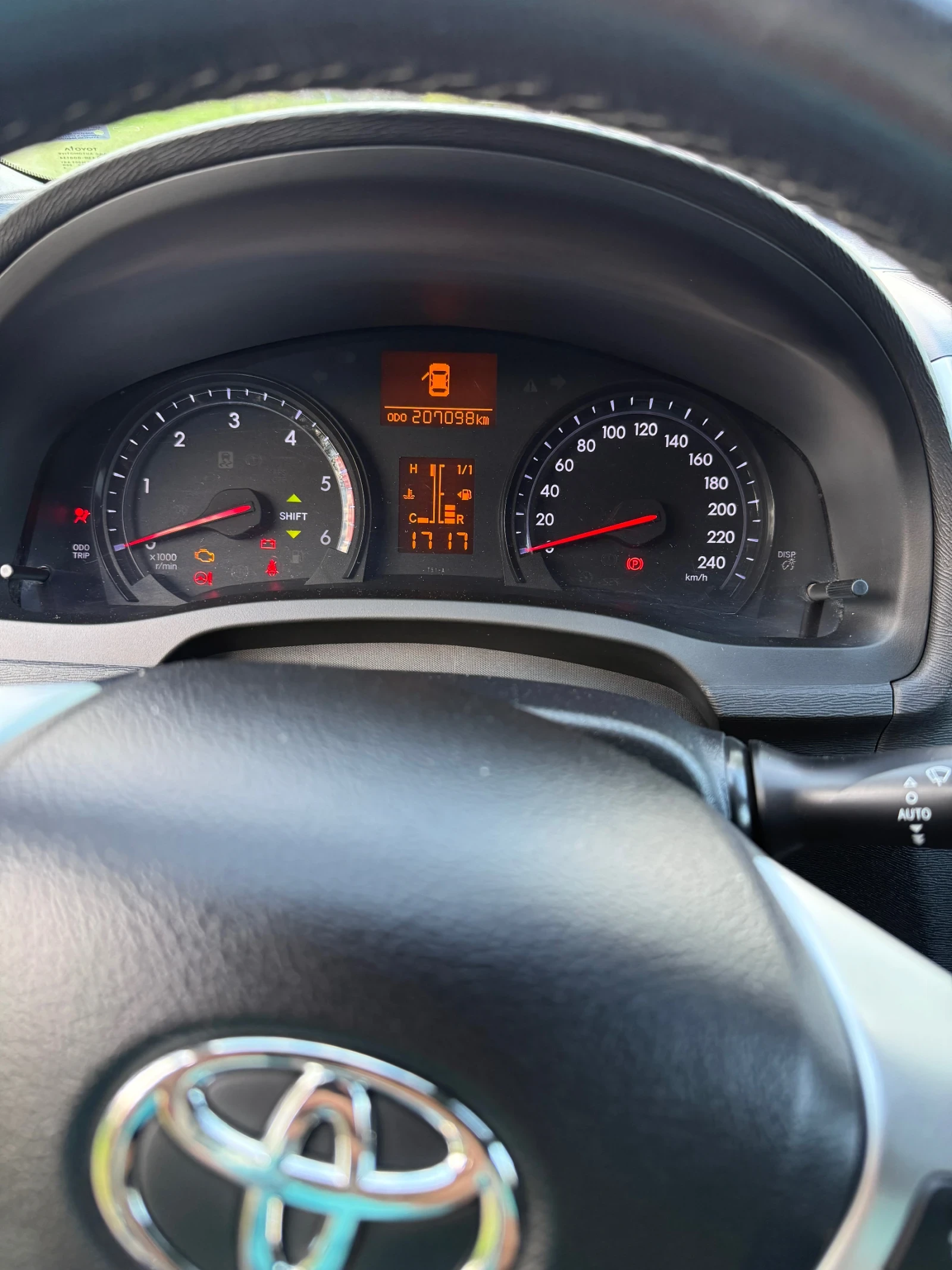 Toyota Avensis, снимка 13 - Автомобили и джипове - 54277107