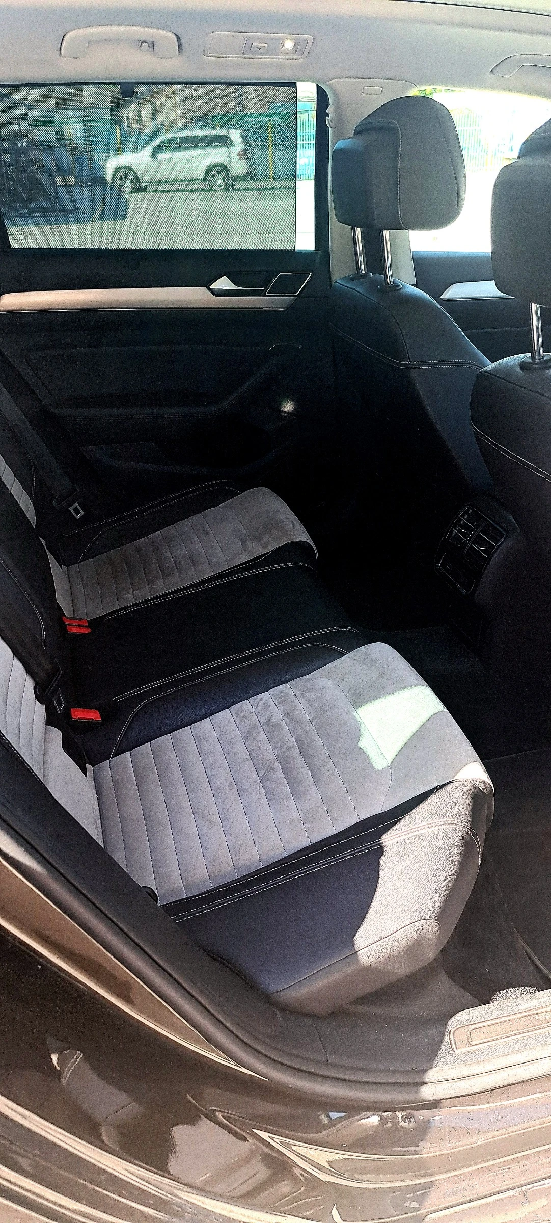 VW Passat 2.0 150к.с. Digital* Distronic* , снимка 7 - Автомобили и джипове - 54371550