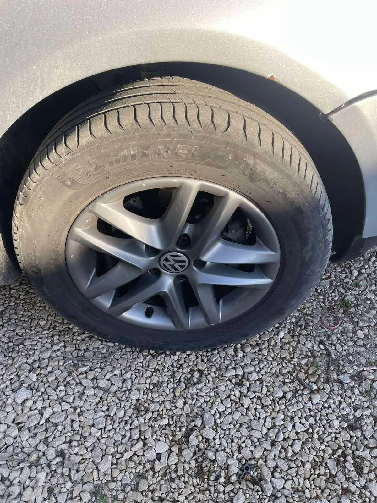 VW Touran 1.9, снимка 8 - Автомобили и джипове - 54413767