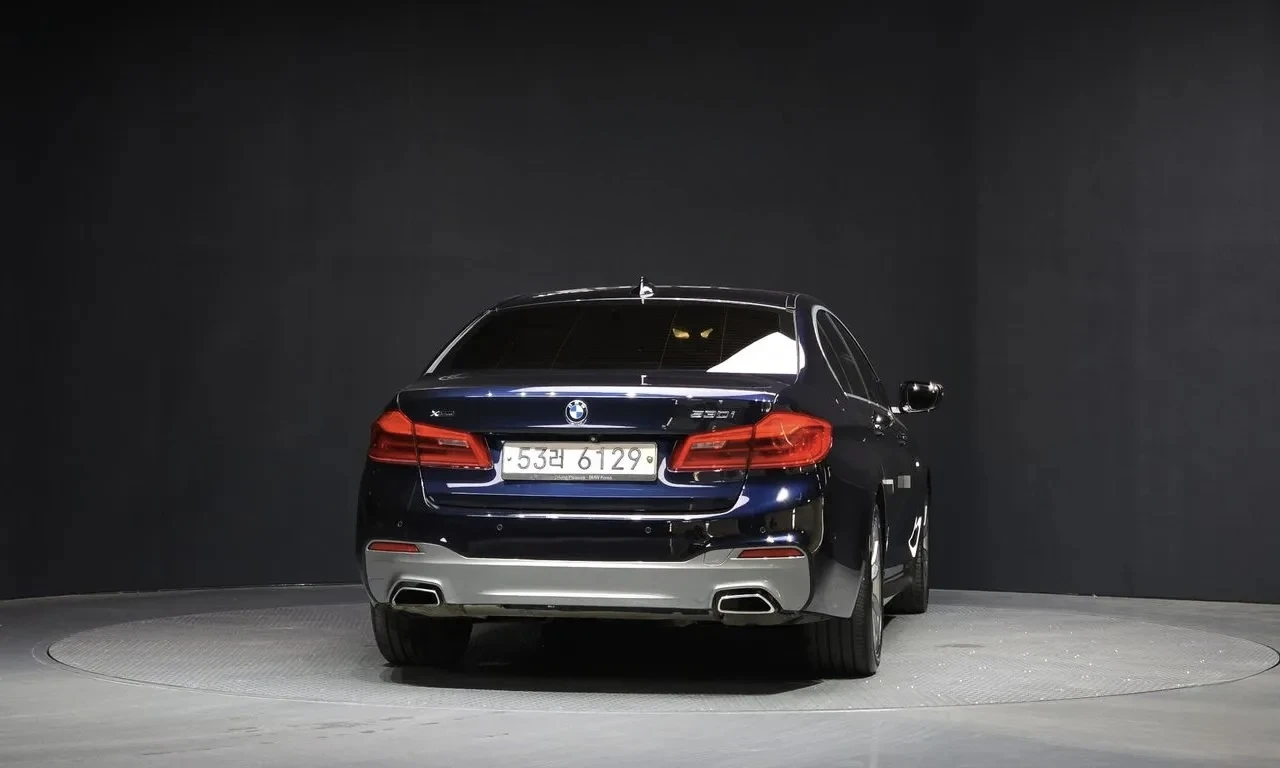 BMW 530 xDrive M Sport HeadUp, Disi* line assist, снимка 6 - Автомобили и джипове - 54960061