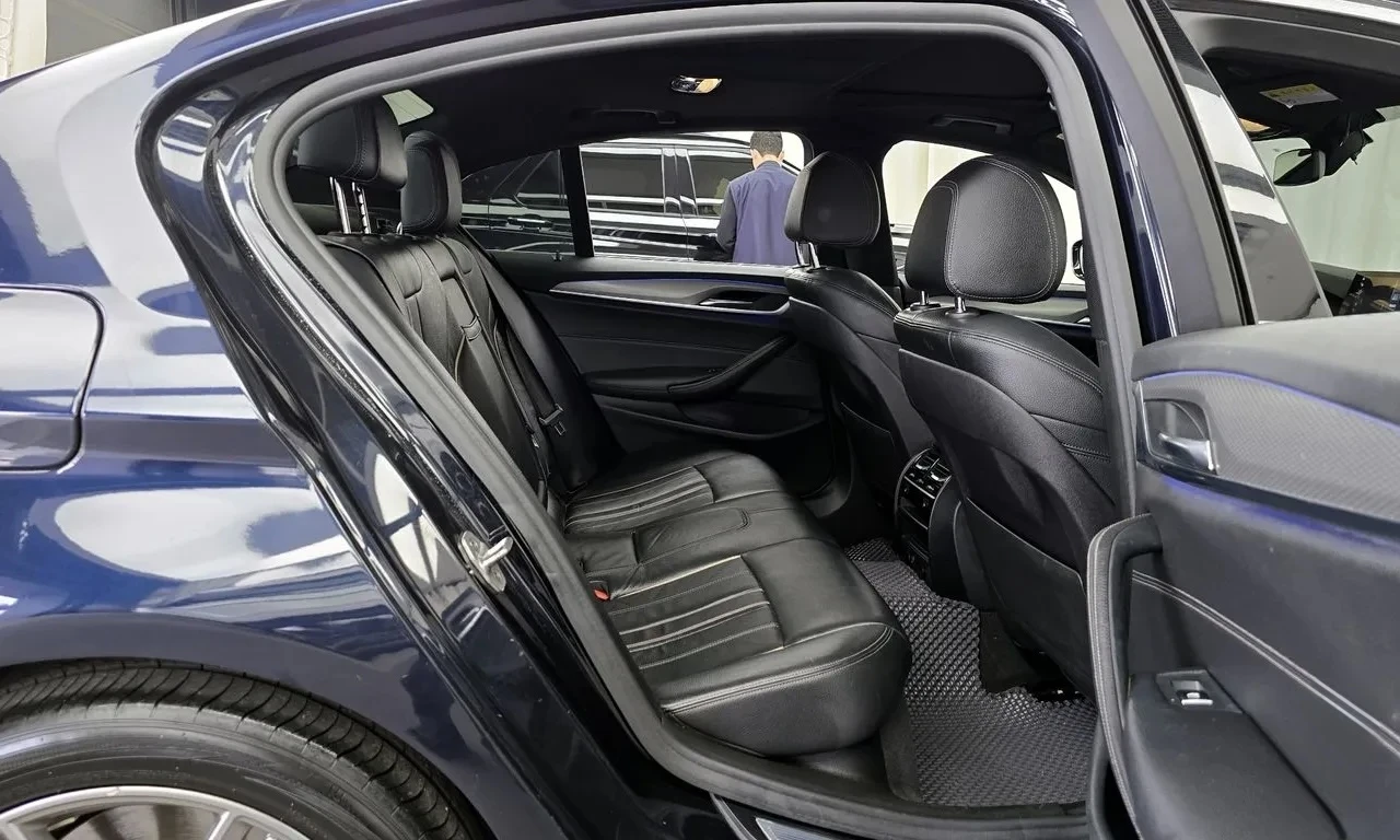 BMW 530 xDrive M Sport HeadUp, Disi* line assist, снимка 12 - Автомобили и джипове - 54960061