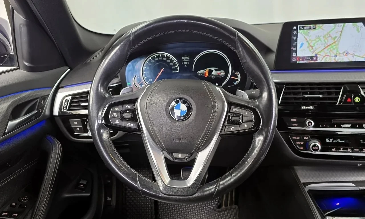 BMW 530 xDrive M Sport HeadUp, Disi* line assist, снимка 10 - Автомобили и джипове - 54960061