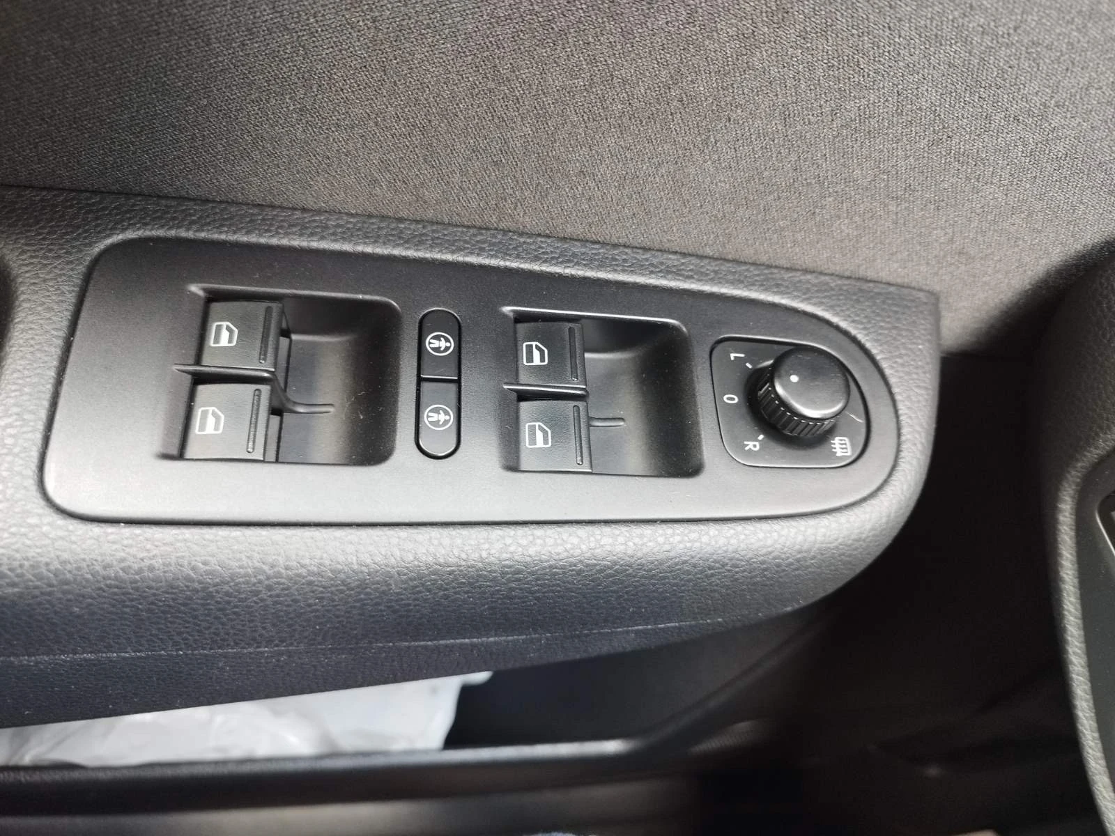 VW Sharan 2.0 TDI -7 местен, снимка 15 - Автомобили и джипове - 55221096