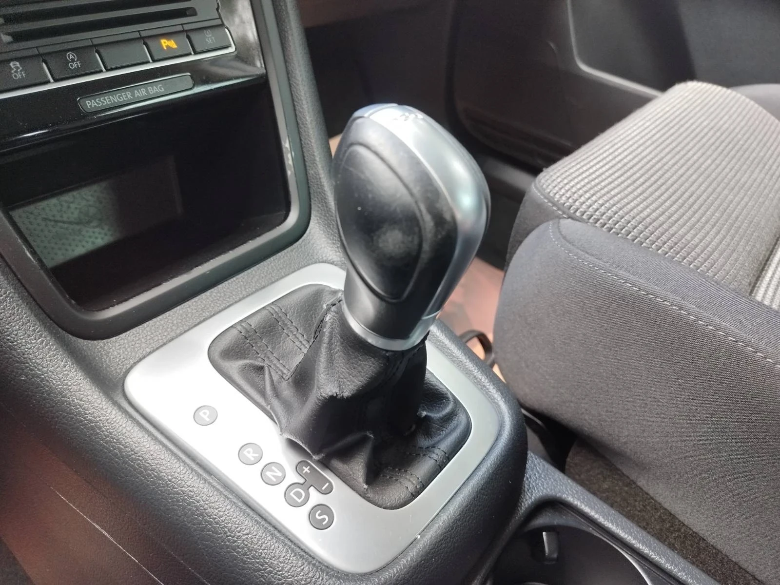 VW Sharan 2.0 TDI -7 местен, снимка 7 - Автомобили и джипове - 55221096
