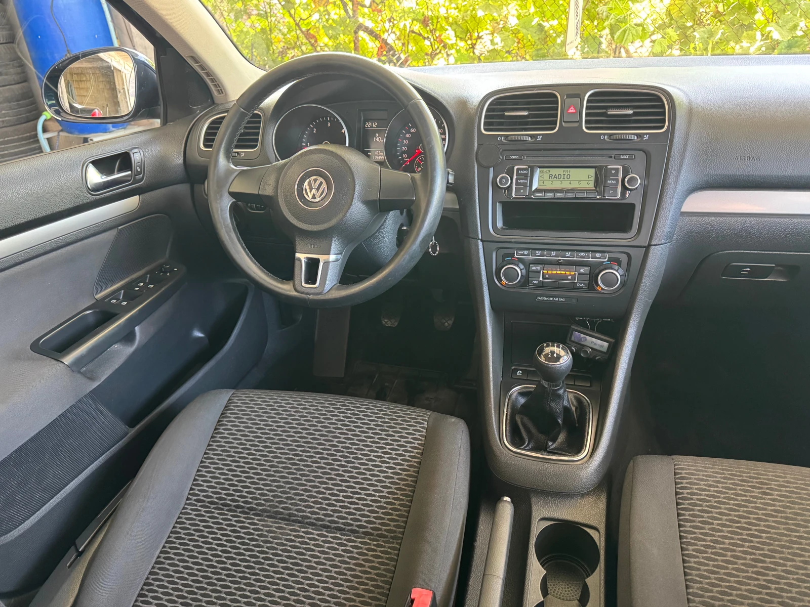 VW Golf 1.6TDI-105кс., снимка 12 - Автомобили и джипове - 55583233