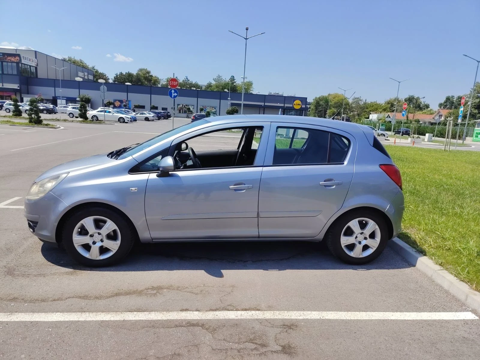 Opel Corsa D, снимка 4 - Автомобили и джипове - 55626981