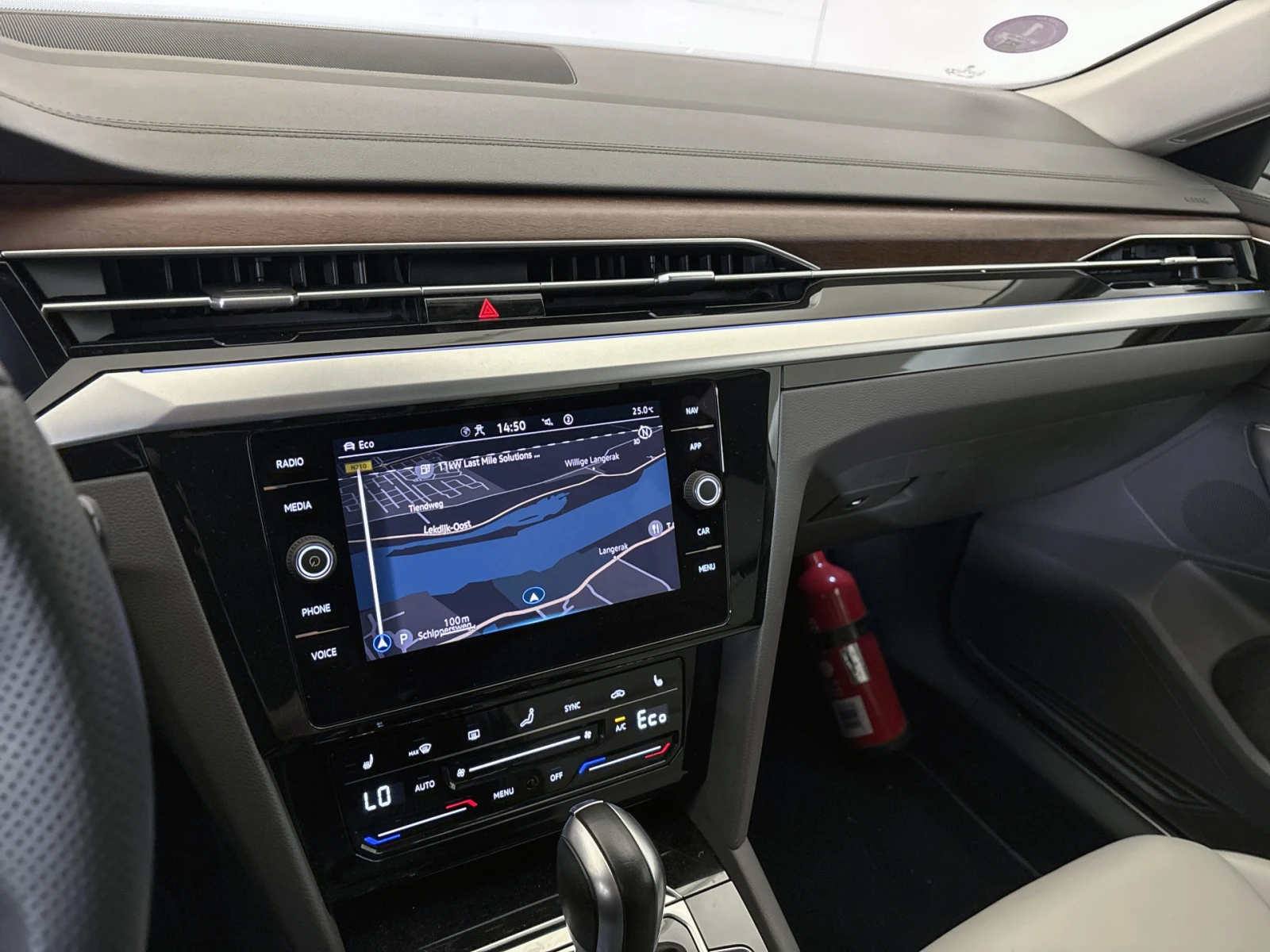 VW Arteon 1.4 R-Line Hybrid/ Head-up/ Blind/ Подгрев/ Кожа, снимка 14 - Автомобили и джипове - 55642263