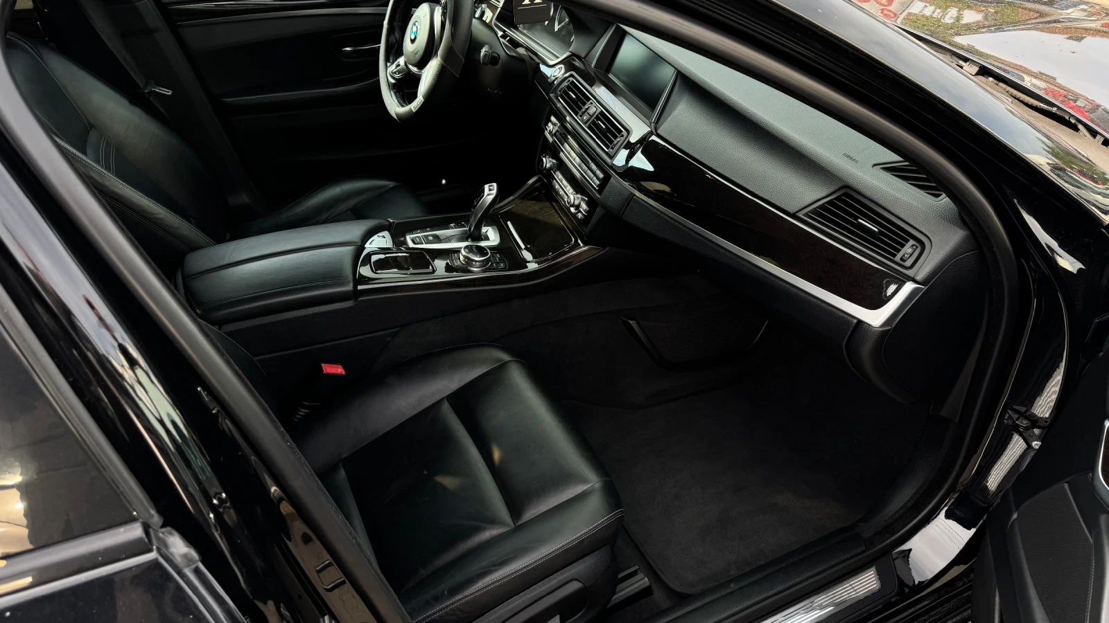 BMW 535 XI Facelift, снимка 10 - Автомобили и джипове - 55666280