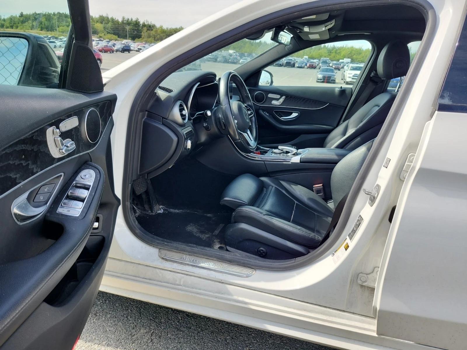 Mercedes-Benz C 300 АМГ ПАКЕТ/4MATIC /CARFAX/ПОДГРЕВ/ПАНОРАМА/ДИГ.КМ., снимка 3 - Автомобили и джипове - 55843567