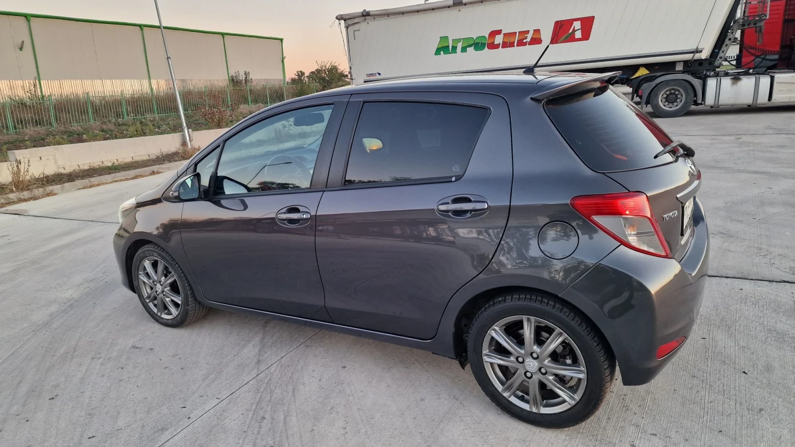 Toyota Yaris ���� ���� 5800 | Mobile.bg � ����������� 4