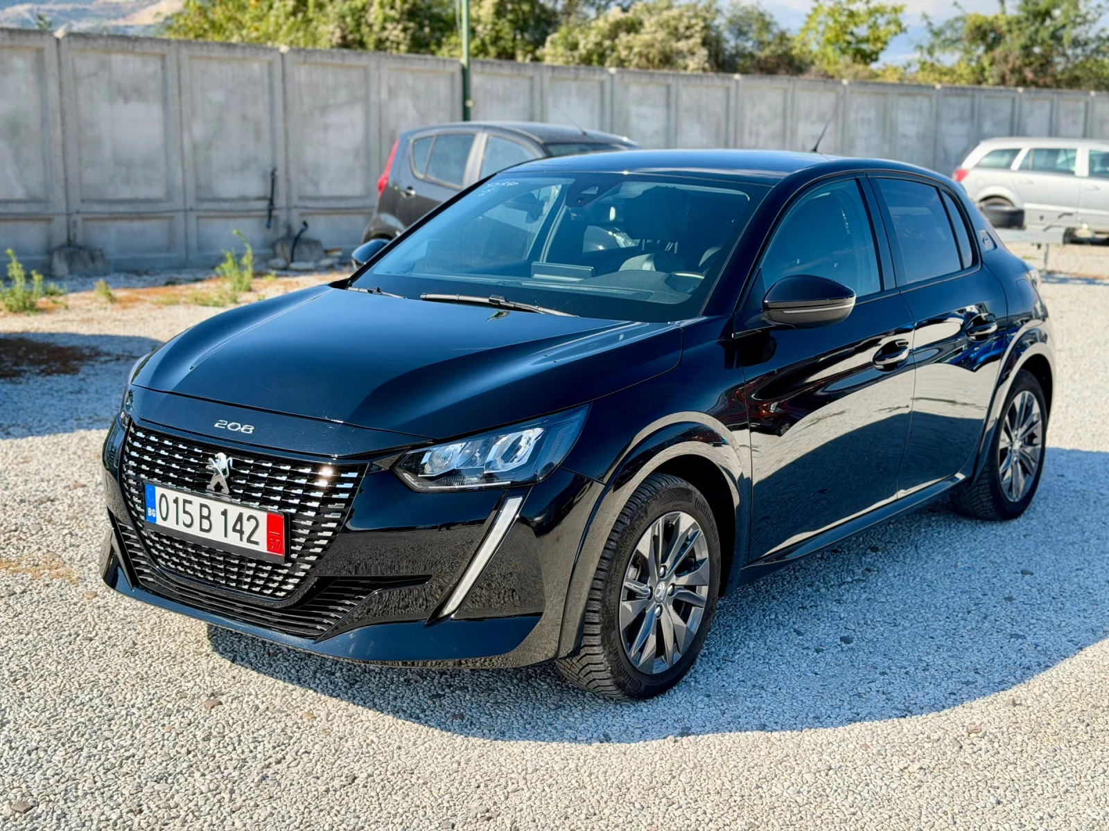 Peugeot 208 52Kw 320км Пробег, снимка 3 - Автомобили и джипове - 56203047