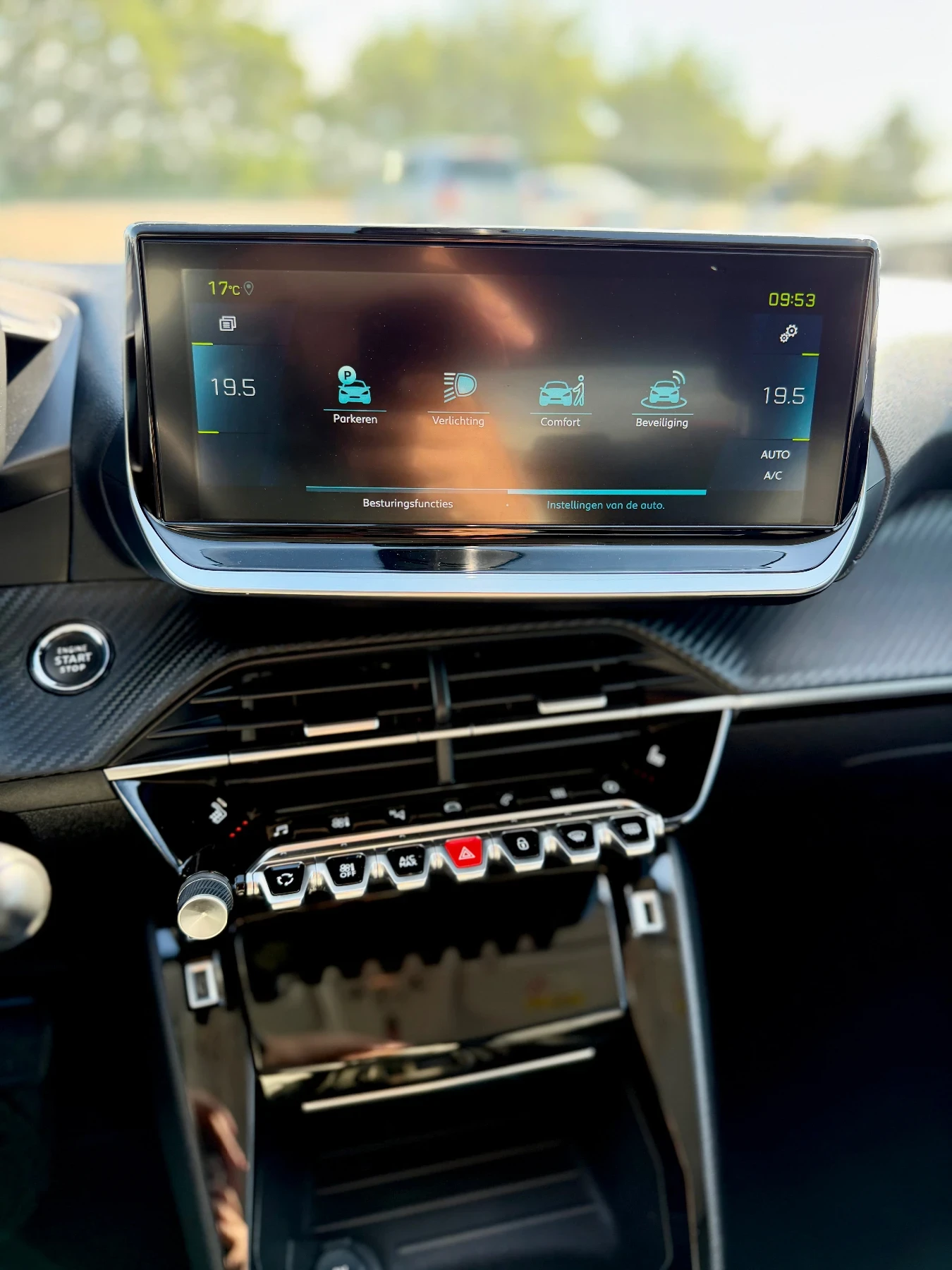 Peugeot 208 52Kw 320км Пробег, снимка 14 - Автомобили и джипове - 56203047