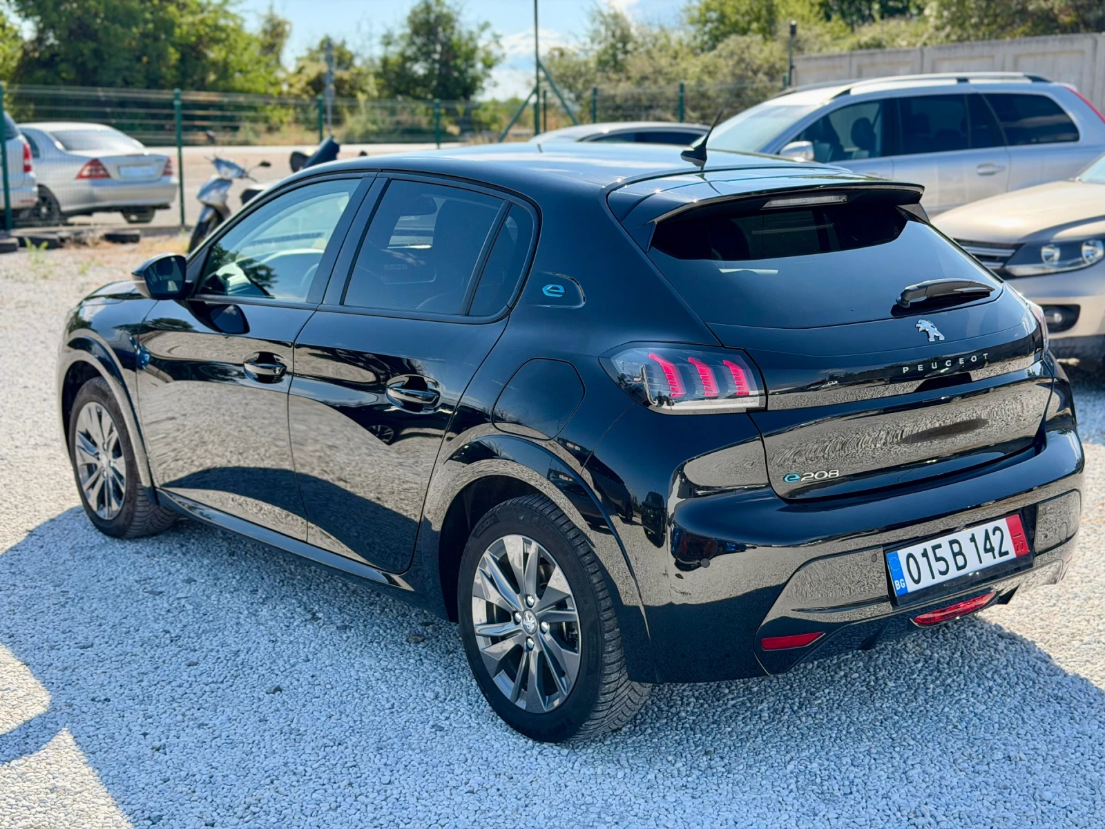 Peugeot 208 52Kw 320км Пробег, снимка 4 - Автомобили и джипове - 56203047