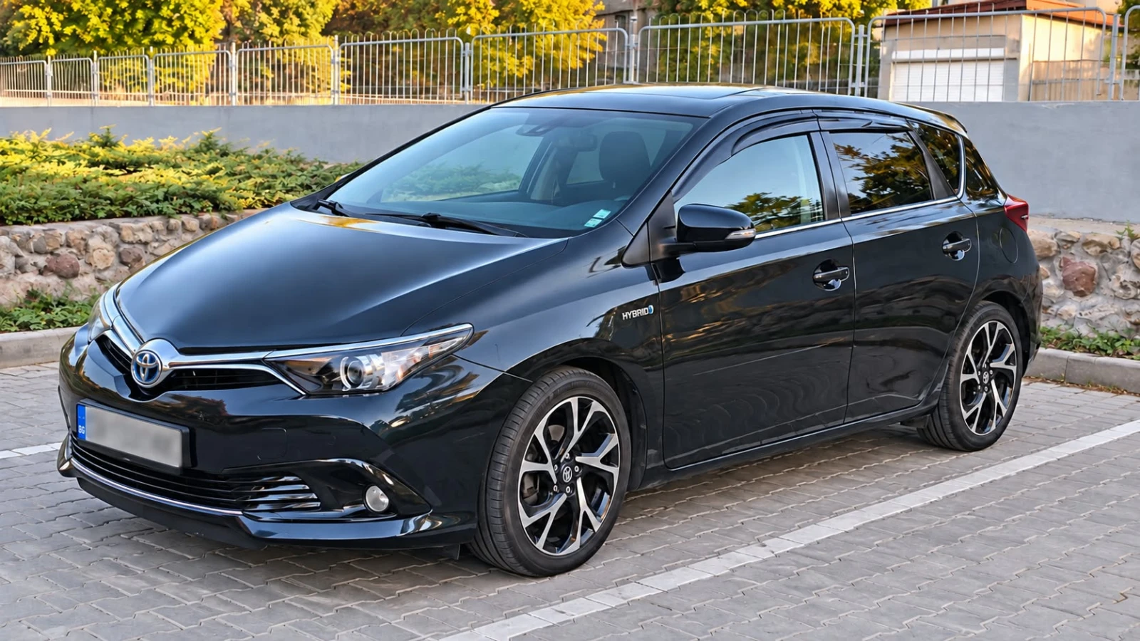 Toyota Auris 1.8 hybrid facelift БАРТЕР 