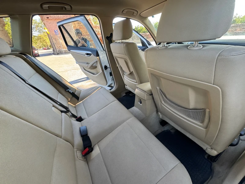 BMW X1, снимка 16 - Автомобили и джипове - 51779102
