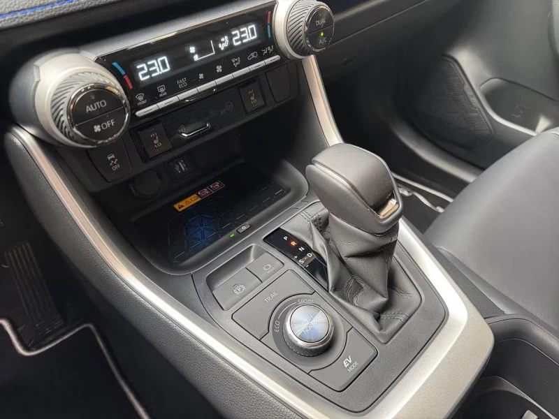 Toyota Rav4 2.5 Hybrid 4x4 Style Navi, JBL, 360-Grad AHK, снимка 8 - Автомобили и джипове - 52605818