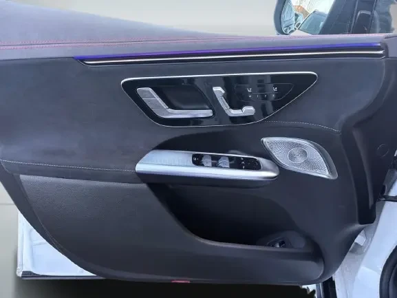 Mercedes-Benz EQE SUV 43 AMG 4Matic = Premium Plus = Гаранция, снимка 5 - Автомобили и джипове - 53606901