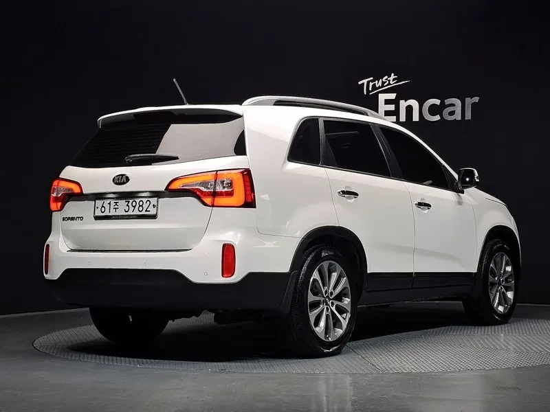 Kia Sorento 2.0 2WD, снимка 2 - Автомобили и джипове - 54264106