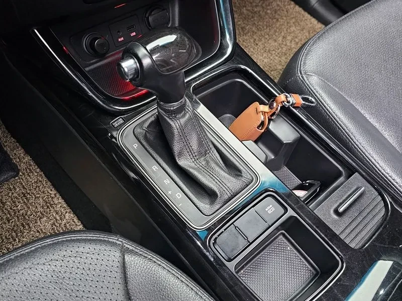 Kia Sorento 2.0 2WD, снимка 9 - Автомобили и джипове - 54264106