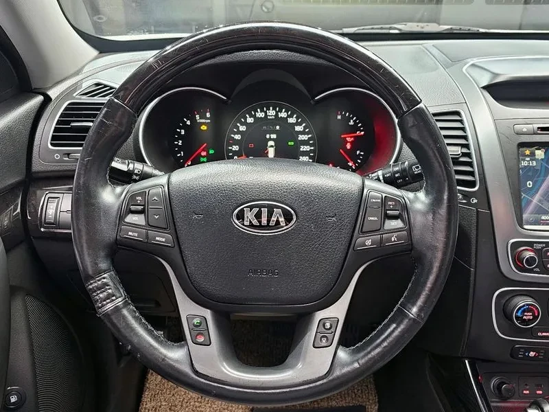 Kia Sorento 2.0 2WD, снимка 13 - Автомобили и джипове - 54264106