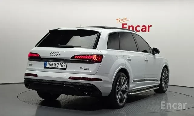 Audi Q7 55 TFSI S-LINE, снимка 5 - Автомобили и джипове - 55849425