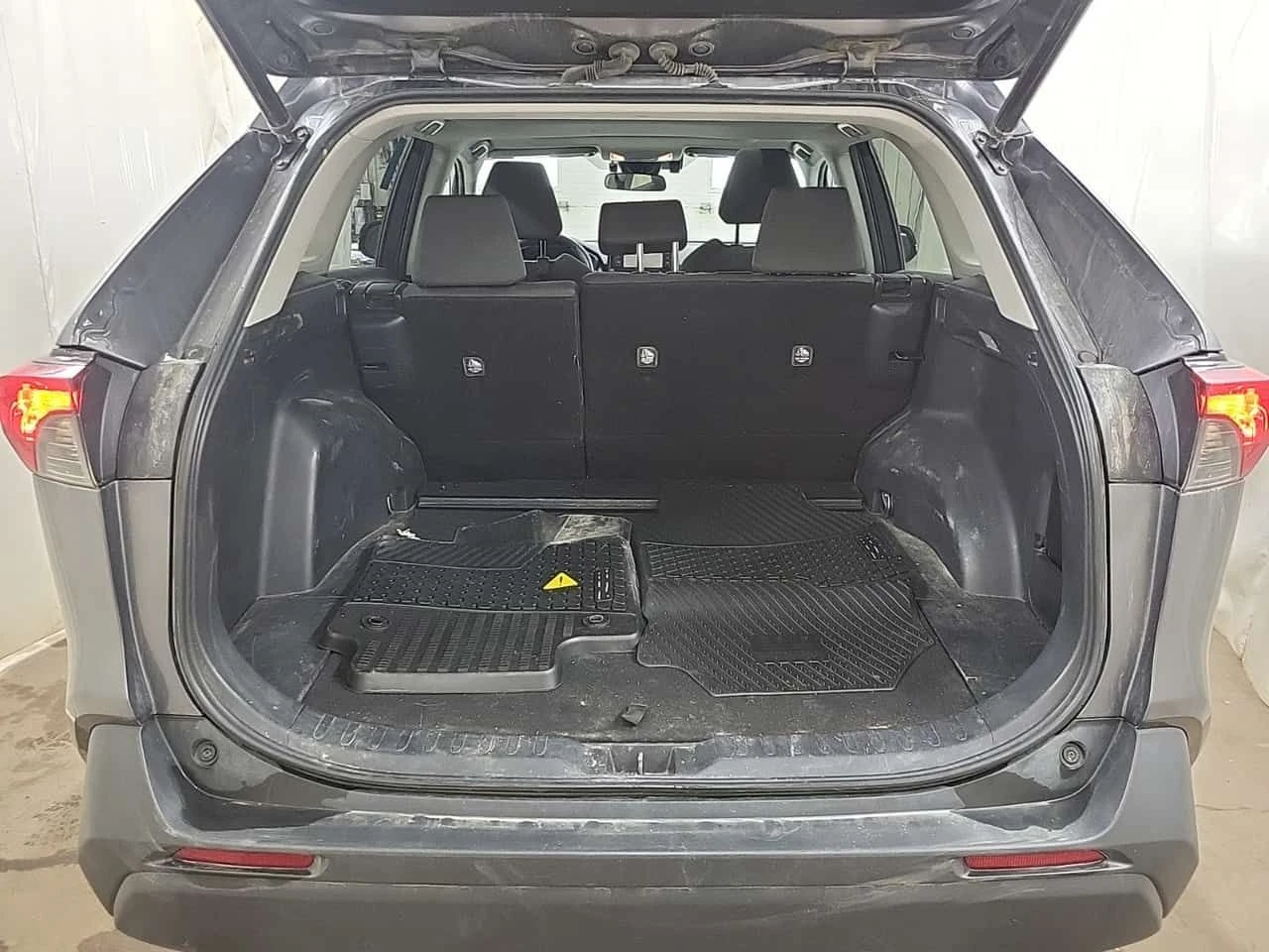 Toyota Rav4 * XLE * * ШИБЕДАХ* * ЗАДНА КАМЕРА* * REMOTE START*, снимка 15 - Автомобили и джипове - 53999099