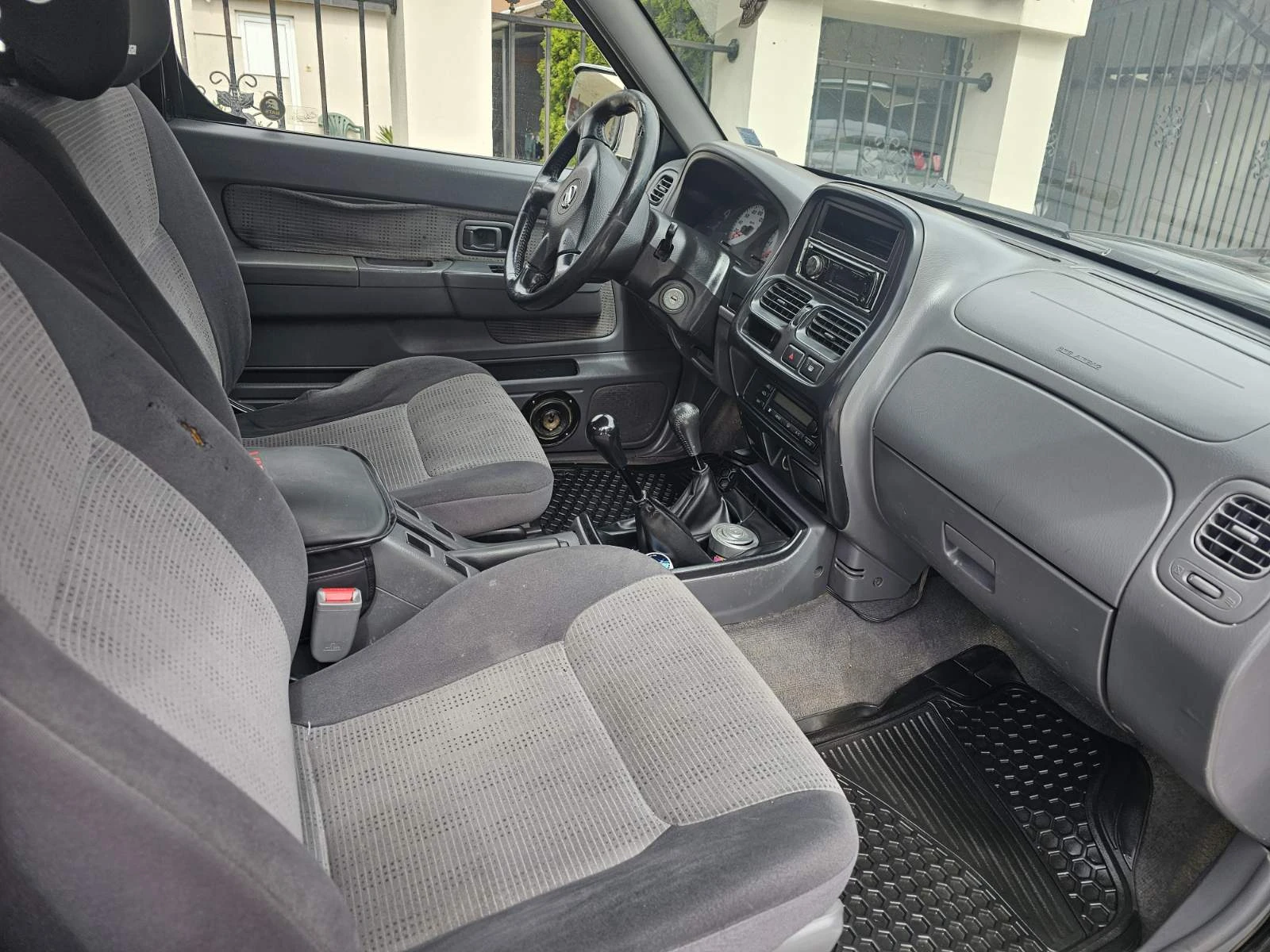 Nissan Navara, снимка 4 - Автомобили и джипове - 54013628